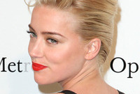 Amber-heard-madonna-inspired-look-side